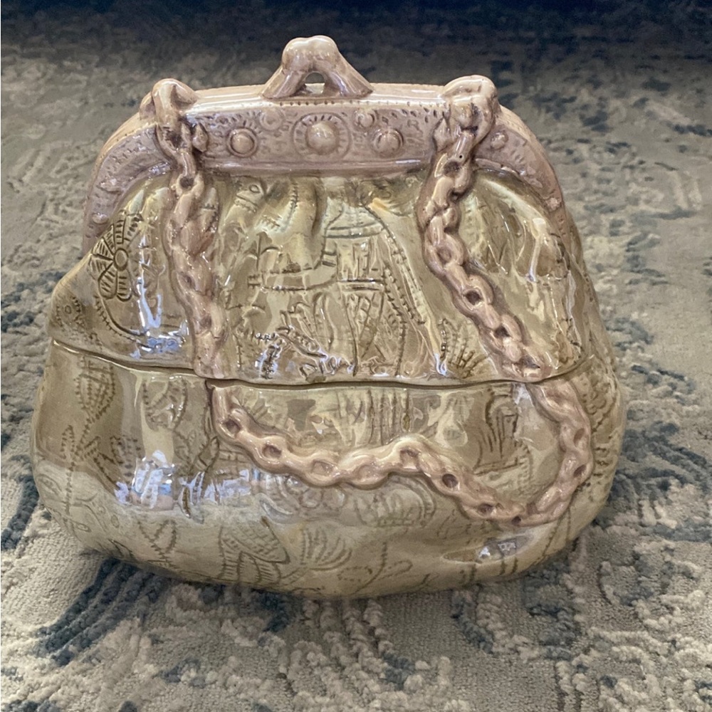 Beautiful glass purse hollow decoration